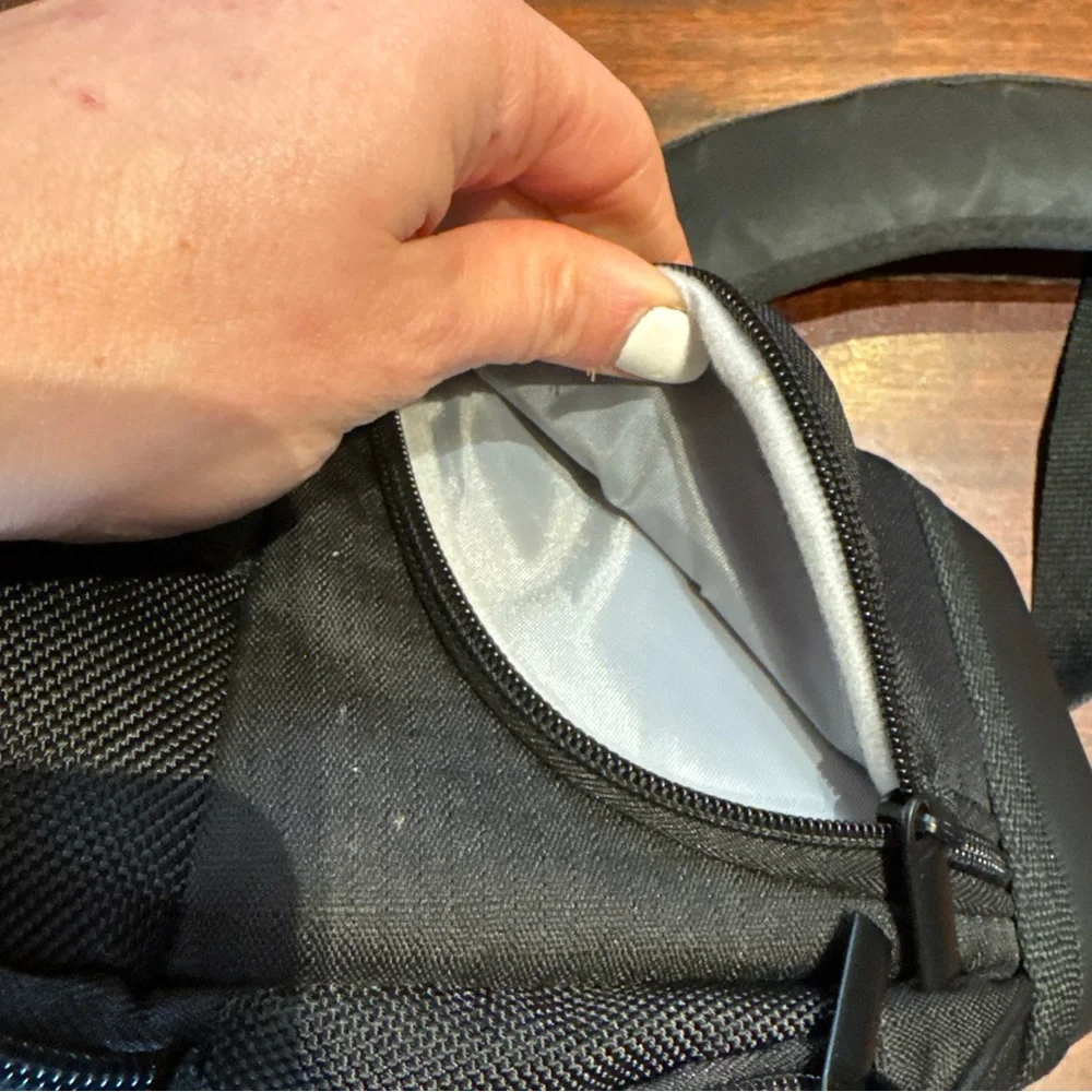 Amazon Basics Holster Camera Case Bag for DSLR Cameras Black Detachable Strap